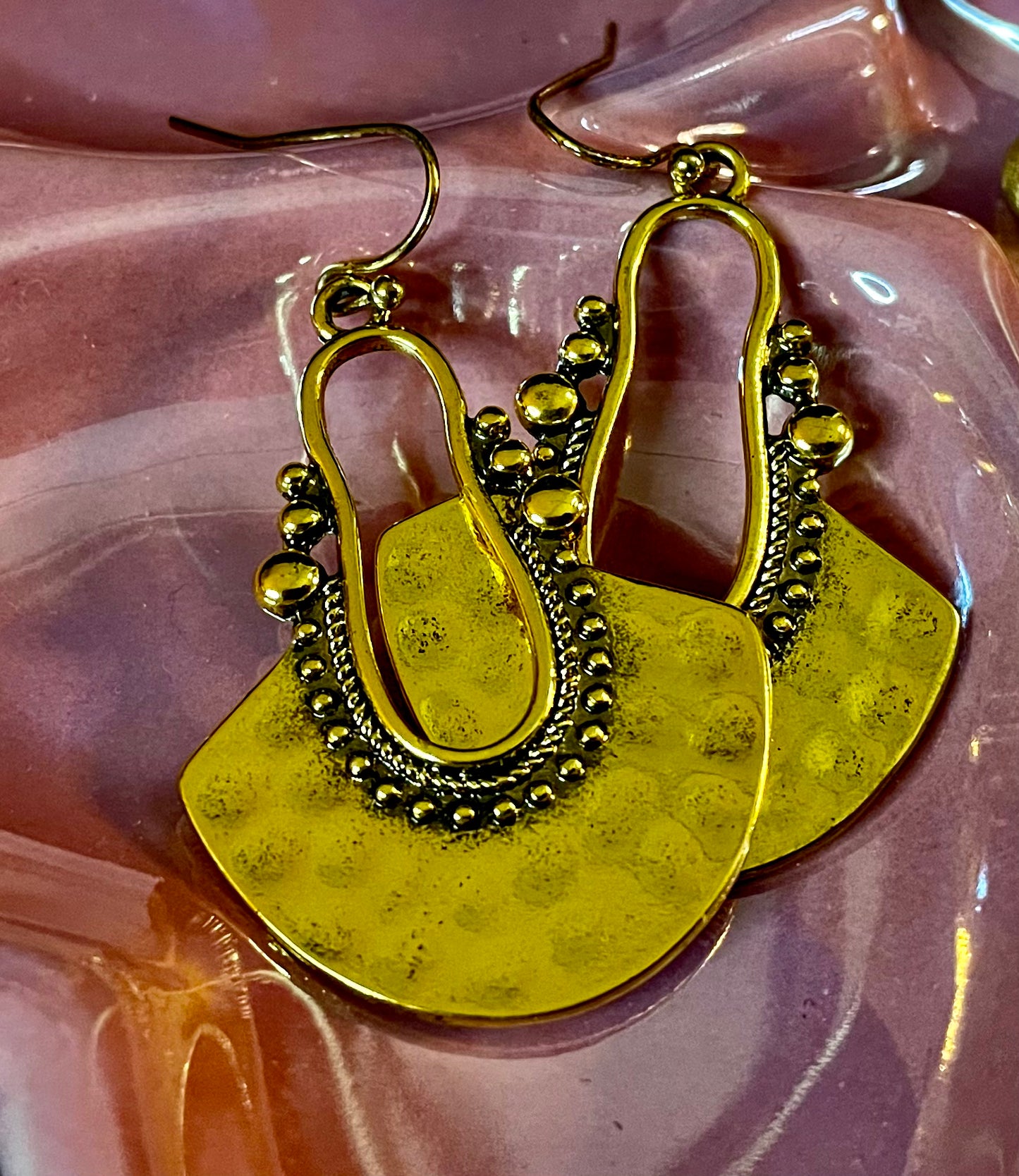 *New* Leslie Dangling Fan Earrings (Gold)