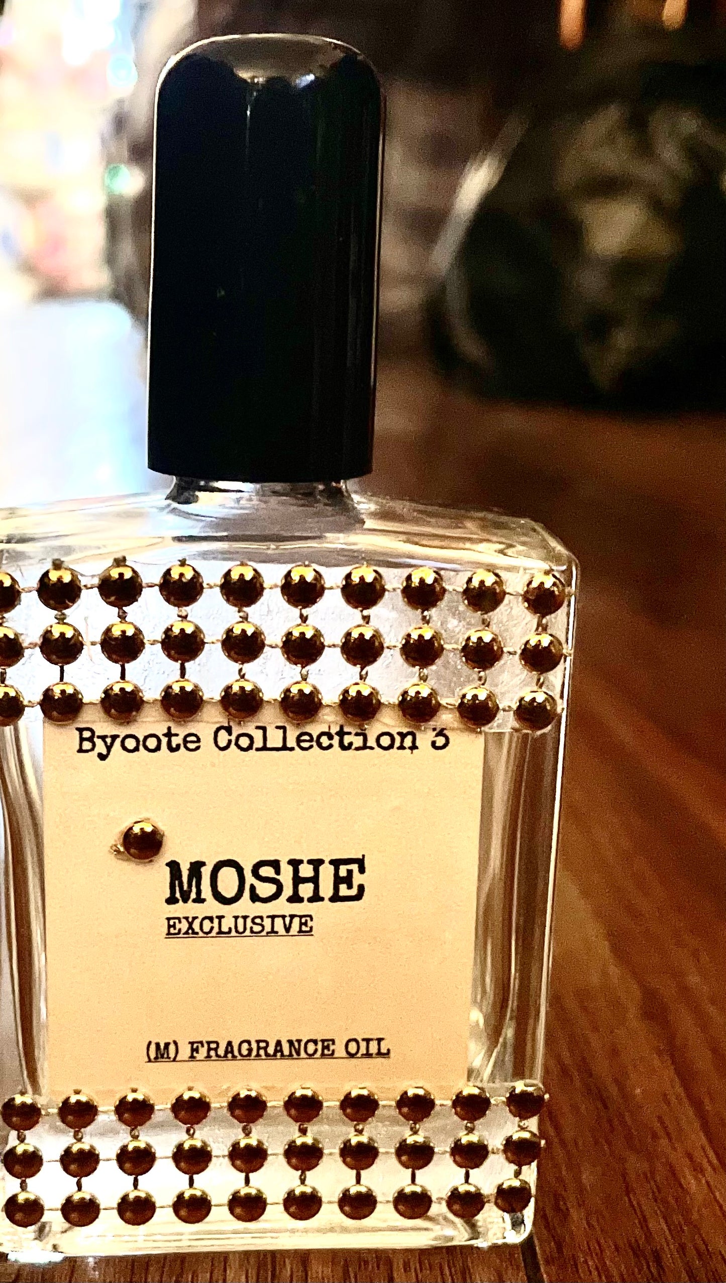 Moshe (amber wood, jasmine & cedar)